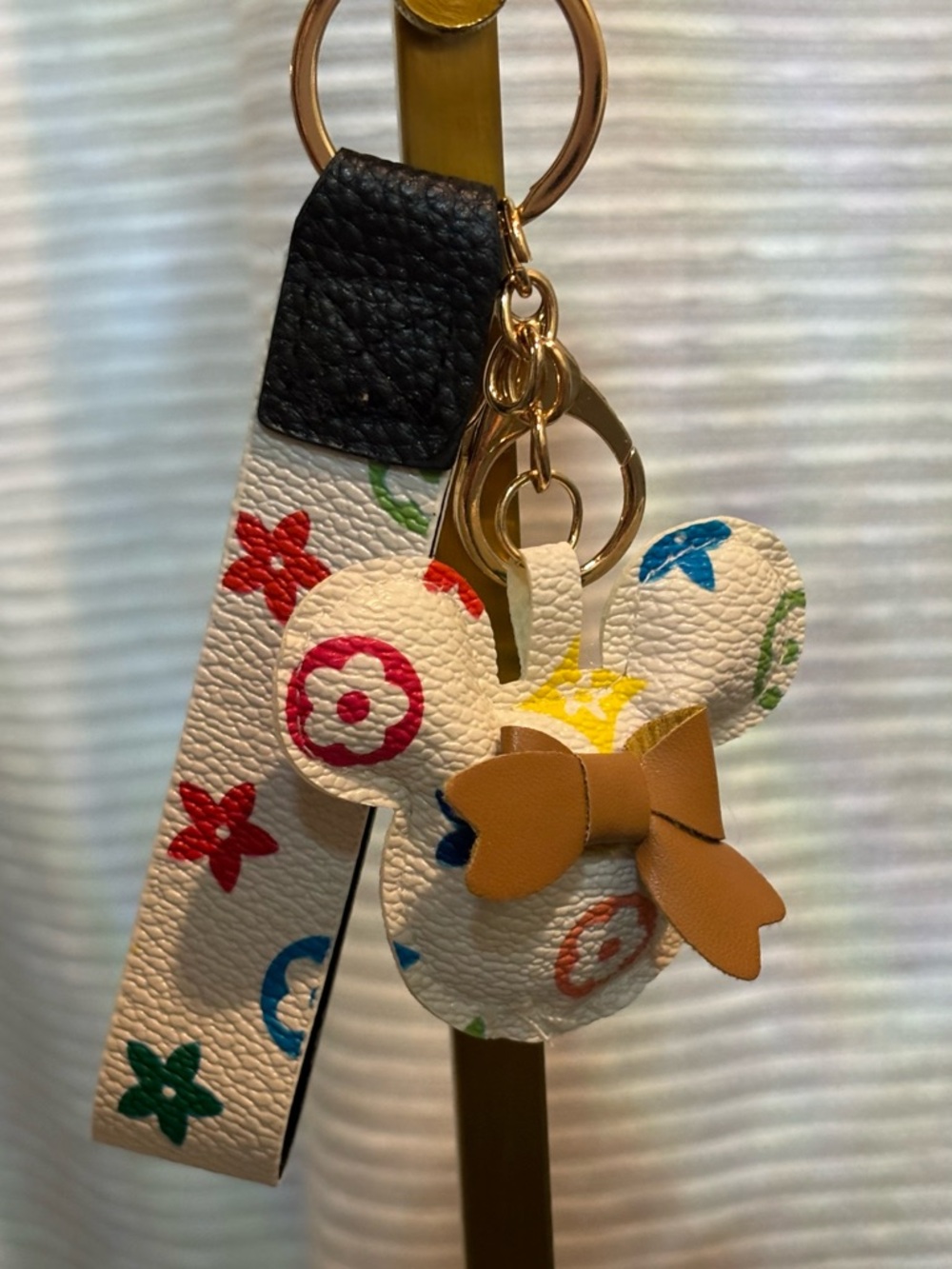 ✨ White Luxe Inspired Mouse Keychain Wristlet ✨
